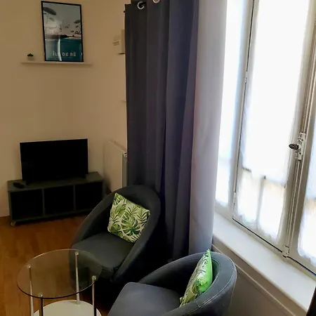 Le Du Port De Rdc * La Rochelle (Charente-Maritime)