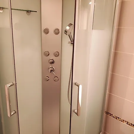 Le Du Port De Rdc Lägenhet